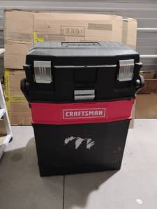 lot 113 image: Rolling Craftsman Toolbox.