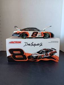 lot 124 image: Dale Jr #88 Die-cast Collectable