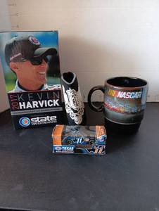 lot 128 image: Nascar Car Collectable (never opened)
