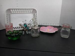 lot 165 image: Home decor wglass honey jar wspoon, lid