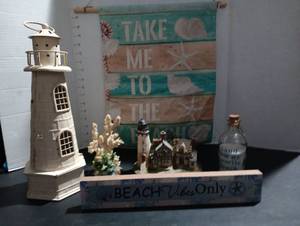 lot 173 image: Ocean Home decor