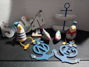 lot 175 image: Ocean Home Decor