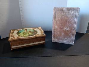 lot 182 image: Jewelry boxes