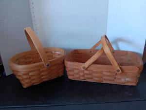 lot 195 image: Wicker Baskets whandles
