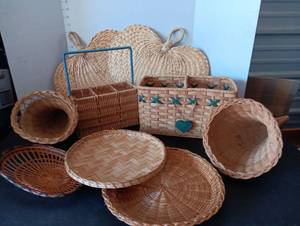 lot 196 image: Different types of Wicker baskets