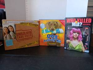 lot 201 image: 3 Family and Dog games