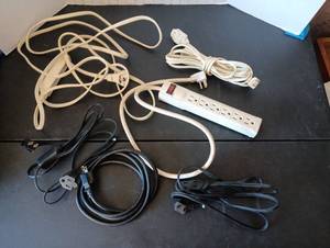 lot 218 image: 5 Extension Cord and more