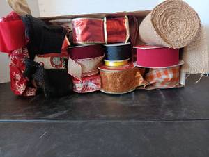 lot 220 image: Ribbon and more