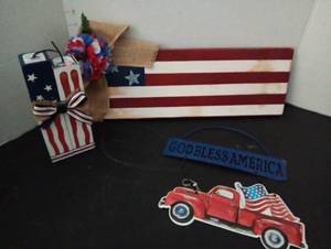 lot 233 image: American decor