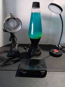lot 311 image: Lava lamp, Core converter box w2 lamps