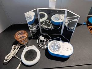 lot 312 image: Light up mirror, disco light, candle warmer & Bluetooth Speaker
