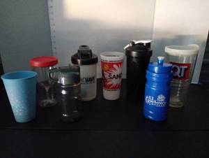 lot 326 image: Water Jugs and more