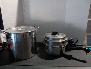 lot 330 image: Steele steaming pan and pot