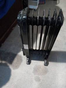 lot 347 image: Electric Radiator Heart