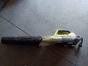 lot 349 image: Ryobi Electric Leaf blower