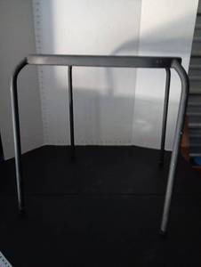 lot 357 image: Metal porch table