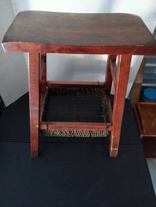 lot 358 image: Wooden stool wbasket