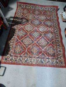 lot 366 image: 6x4 Area rug
