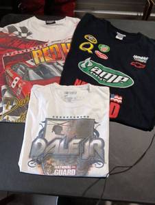 lot 417 image: Dale Jr XL Tshirts