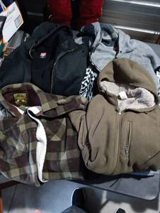 lot 421 image: Medium and X-large Hoodies