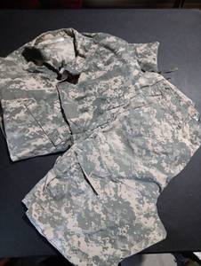 lot 429 image: Military Zip up Jacket