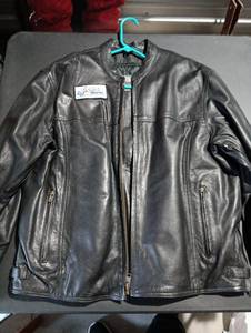 lot 430 image: Unik zip in liner leather riding coat 3xl