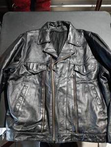 lot 431 image: Size 54 leather coat