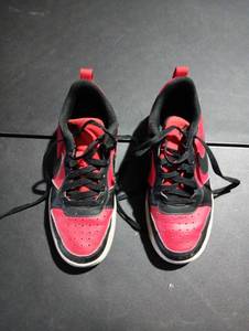 lot 447 image: Nike 4y shoes