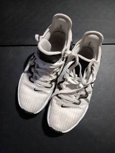 lot 450 image: Nike shoes size 8