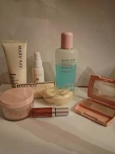 lot 608 image: Mary Kay Products
