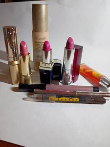 lot 612 image: Various Makeup.  Lipsticks, Lip Gloss, Eye Shadow and more