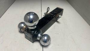 lot 821 image: Power Tech Chrome Tri-Ball Towing Mount