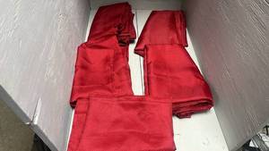 lot 824 image: 5 Mainstays Red Tablecloth 60x102 (Great For 6ft Rectangle Tables)