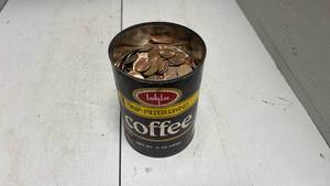 lot 842 image: 13oz Coffee Can Filled with Pennies - Variety of Years & Condition wSome Wheat Pennies