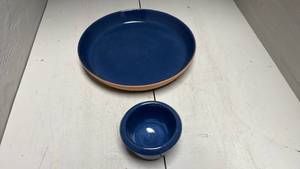 lot 860 image: 2 Frankoma 91 Blue Pottery - Plate & Small Dish