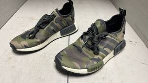 lot 883 image: Adidas NMD R1 Camo Kids 6.5