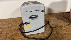 lot 901 image: Working Frigidaire Mini Fridge Door EFMIS129-MOONBM