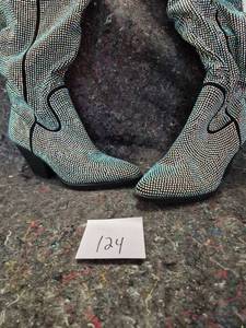 lot 24 image: Rhinestone Studded Western Boots