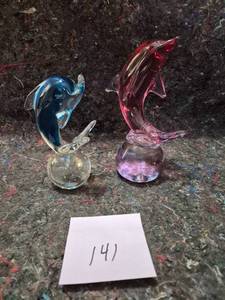 lot 41 image: Handcrafted Glass Dolphin Figurines Set - Some Chip Damage - See Pictures