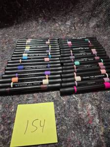 lot 54 image: Dual Tip Art Markers Set