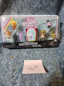 lot 64 image: Disney Doorables 7-Piece Collectible Figure Set