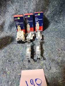 lot 90 image: Leviton Plus 20A Tamper-Resistant Outlets