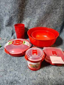 lot 94 image: Sistema Microwave Cookware Set - Red Collection