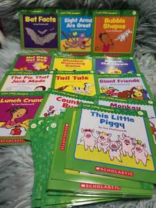 lot 102 image: Scholastic First Little Readers Book Collection by Liza Charlesworth