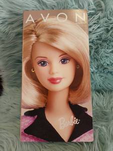 lot 125 image: Barbie Avon Exclusive Avon Representative - 22202 - New Old Stock