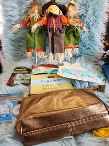 lot 218 image: Fall Crafting Supply Bundle