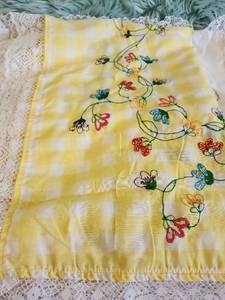 lot 229 image: Embroidered Linens Collection - Cross Stitch and Floral Designs - SEE ALL PICS FOR DESIGNS