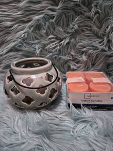 lot 286 image: Ceramic Lantern and Mainstays Votive Candle Set