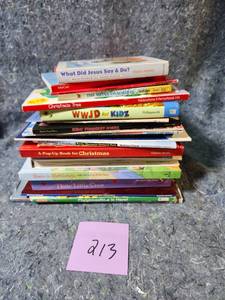 lot 413 image: Childrens Book Collection - Christmas and Educational Mix