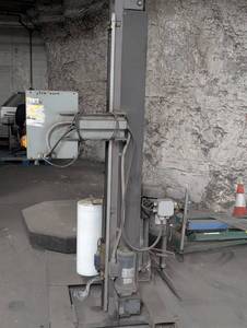 lot 1005 image: Industrial Stretch Film Wrapping Machine